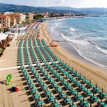 Appartamenti Area123 Diano Marina Exterior foto